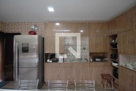 Casa à venda com 360m², 4 quartos e 4 vagas Casa à venda com 360m², 4 quartos e 4 vagasCozinha