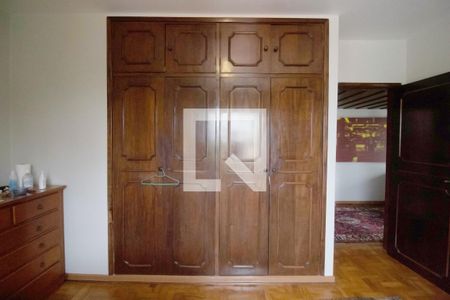 Casa à venda com 360m², 4 quartos e 4 vagas Casa à venda com 360m², 4 quartos e 4 vagasQuarto 3