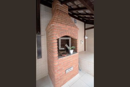 Casa à venda com 360m², 4 quartos e 4 vagas Casa à venda com 360m², 4 quartos e 4 vagasÁrea comum - Churrasqueira