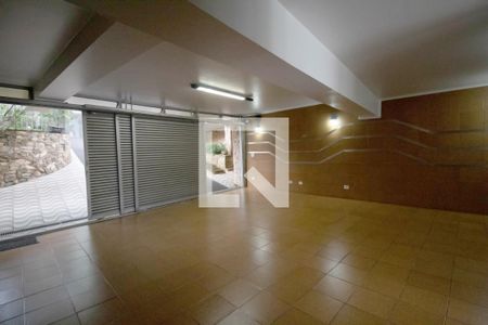 Casa à venda com 360m², 4 quartos e 4 vagas Casa à venda com 360m², 4 quartos e 4 vagasGaragem