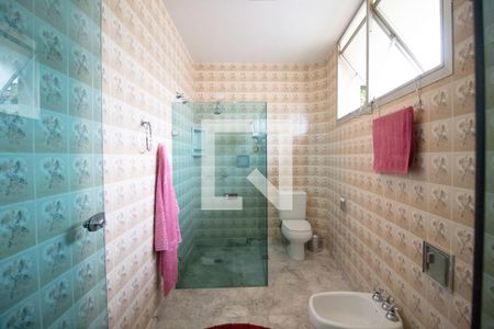 Casa à venda com 360m², 4 quartos e 4 vagas Casa à venda com 360m², 4 quartos e 4 vagasBanheiro da Suíte