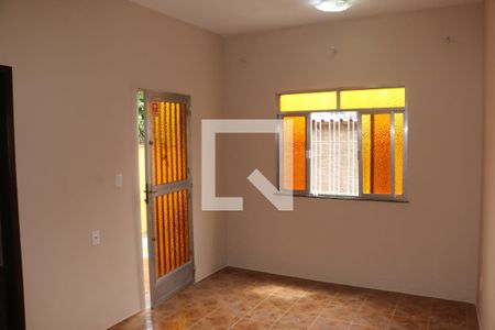 Sala de casa para alugar com 2 quartos, 80m² em Comendador Soares, Nova Iguaçu