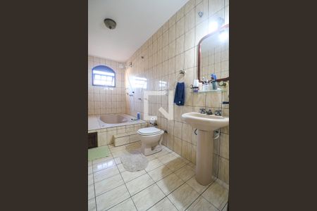 Casa à venda com 400m², 6 quartos e 10 vagasBanheiro da Suíte 1