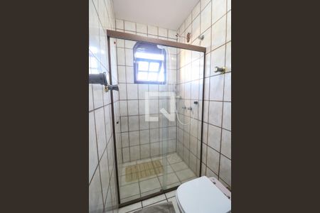 Casa à venda com 400m², 6 quartos e 10 vagasBanheiro da Suíte 2