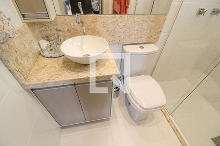 Casa à venda com 216m², 3 quartos e 10 vagasBanheiro da Suíte 1