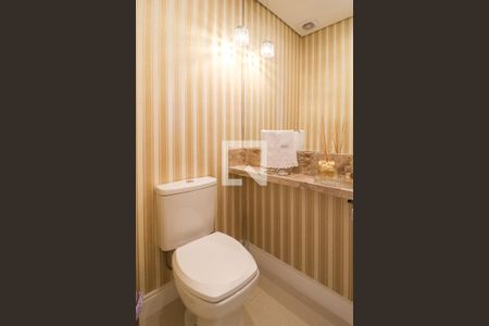 Casa à venda com 216m², 3 quartos e 10 vagasLavabo