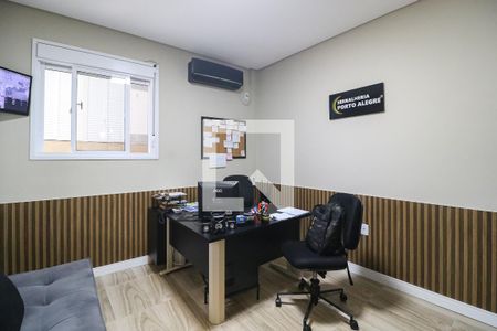 Casa à venda com 216m², 3 quartos e 10 vagasEscritório