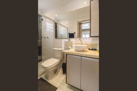 Casa à venda com 216m², 3 quartos e 10 vagasBanheiro da Suíte 2