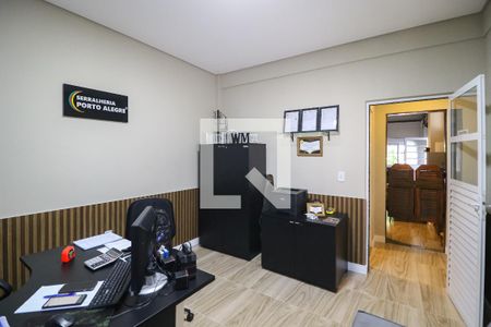 Casa à venda com 216m², 3 quartos e 10 vagasEscritório