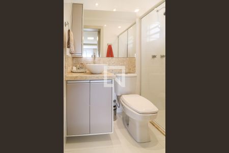 Casa à venda com 216m², 3 quartos e 10 vagasBanheiro da Suíte 1