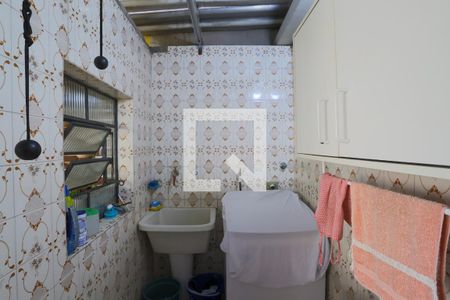 Casa à venda com 310m², 3 quartos e 3 vagasLavanderia