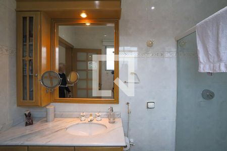 Casa à venda com 310m², 3 quartos e 3 vagasBanheiro do Quarto 2