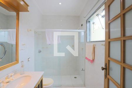 Casa à venda com 310m², 3 quartos e 3 vagasBanheiro do Quarto 2