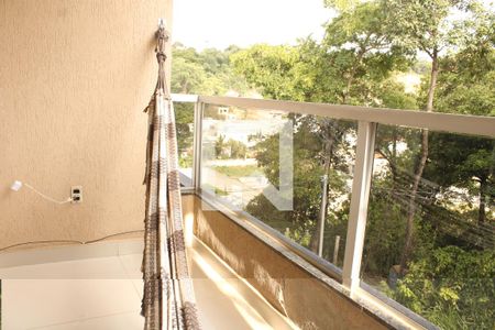 Varanda - Sala de casa à venda com 3 quartos, 160m² em Tropical, Contagem