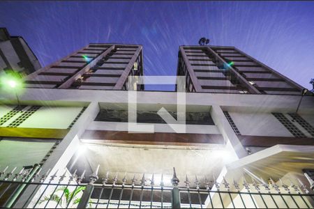 Apartamento à venda com 65m², 2 quartos e 1 vagaFachada