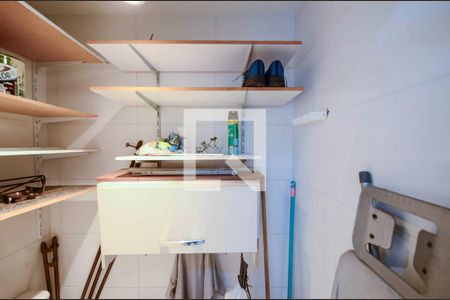 Apartamento à venda com 65m², 2 quartos e 1 vagaBanheiro de Serviço