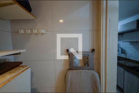 Apartamento à venda com 65m², 2 quartos e 1 vagaBanheiro de Serviço