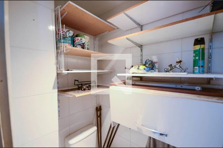 Apartamento à venda com 65m², 2 quartos e 1 vagaBanheiro de Serviço