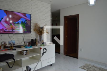 Sala de casa à venda com 2 quartos, 240m² em Tropical, Contagem