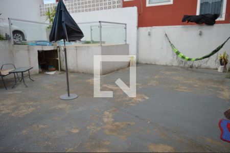 Casa à venda com 240m², 2 quartos e 2 vagasÁrea Externa