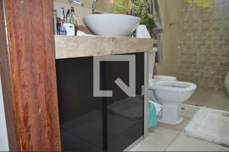 Casa à venda com 240m², 2 quartos e 2 vagasBanheiro