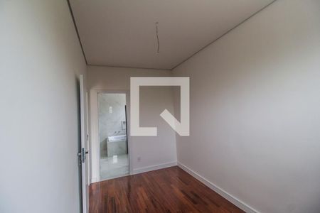 Casa de condomínio à venda com 370m², 5 quartos e 9 vagasCloset da suíte master