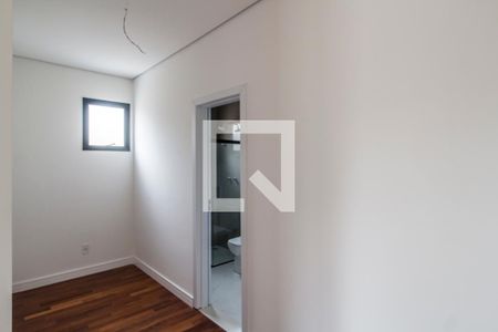 Casa de condomínio à venda com 370m², 5 quartos e 9 vagasSuíte 3