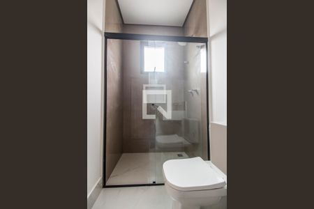 Casa de condomínio à venda com 370m², 5 quartos e 9 vagasDetalhe do Banheiro da Suite