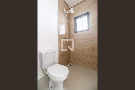 Casa de condomínio à venda com 370m², 5 quartos e 9 vagasBanheiro de serviço