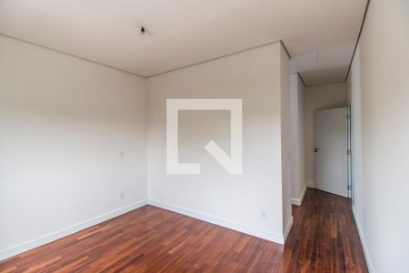 Casa de condomínio à venda com 370m², 5 quartos e 9 vagasSuíte 2