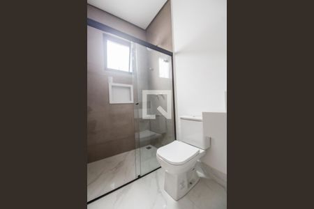 Casa de condomínio à venda com 370m², 5 quartos e 9 vagasBanheiro da Suíte 2