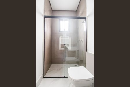 Casa de condomínio à venda com 370m², 5 quartos e 9 vagasBanheiro da Suíte 2