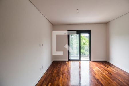 Casa de condomínio à venda com 370m², 5 quartos e 9 vagasSuíte master