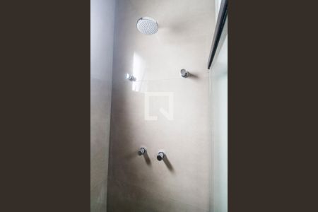 Casa de condomínio à venda com 370m², 5 quartos e 9 vagasDetalhe do Banheiro da Suite