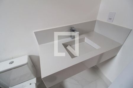 Casa de condomínio à venda com 370m², 5 quartos e 9 vagasDetalhe do Banheiro da Suite