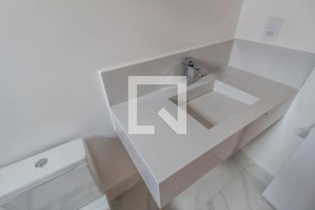 Casa de condomínio à venda com 370m², 5 quartos e 9 vagasDetalhe do Banheiro da Suite