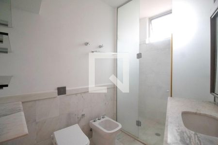 Apartamento à venda com 280m², 5 quartos e 6 vagas Apartamento à venda com 280m², 5 quartos e 6 vagasBanheiro da Suíte 1