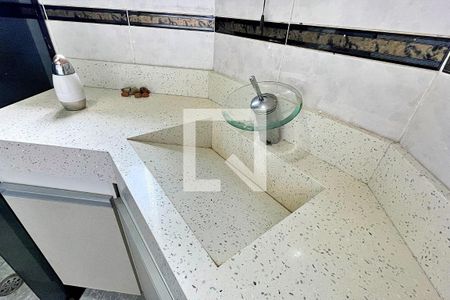 Casa à venda com 125m², 3 quartos e 3 vagasBanheiro da Suíte 1