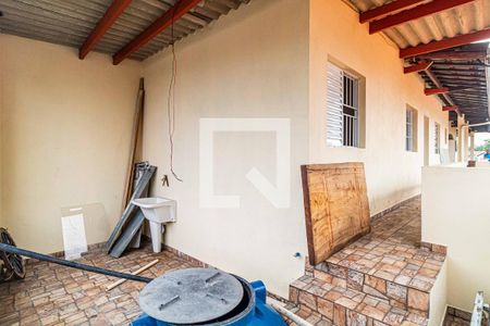 Casa para alugar com 60m², 1 quarto e sem vaga Casa para alugar com 60m², 1 quarto e sem vagaÁrea externa