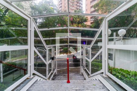 Apartamento à venda com 100m², 3 quartos e 2 vagasFachada e portaria