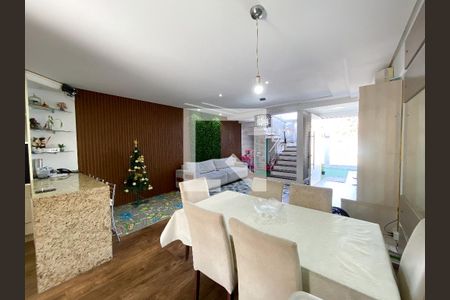 Sala de casa para alugar com 4 quartos, 240m² em Harmonia, Canoas