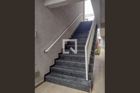 Apartamento à venda com 30m², 1 quarto e sem vaga Apartamento à venda com 30m², 1 quarto e sem vagaEscada Entrada