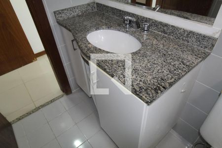 Apartamento para alugar com 82m², 2 quartos e 1 vagaBanheiro da suíte