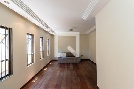 Sala de casa à venda com 4 quartos, 147m² em Vila São Geraldo, São Paulo
