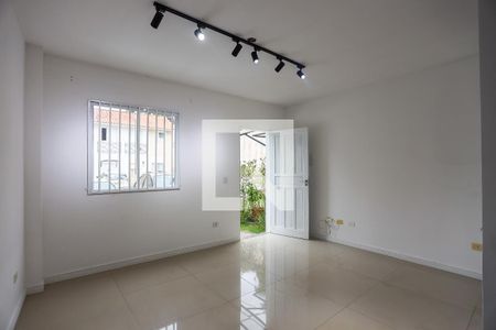 Sala de casa de condomínio para alugar com 2 quartos, 127m² em Jardim Pioneiro, Cotia