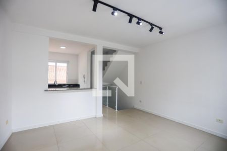 Sala de casa de condomínio para alugar com 2 quartos, 127m² em Jardim Pioneiro, Cotia