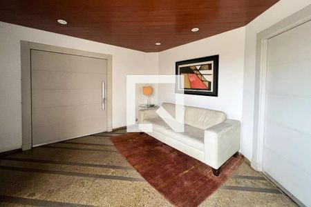 Apartamento para alugar com 151m², 2 quartos e 2 vagasHall social