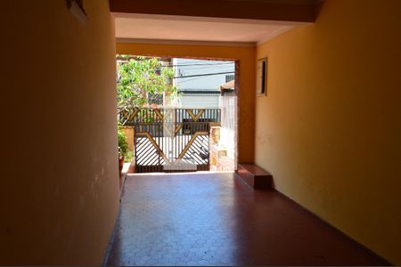 Casa à venda com 248m², 4 quartos e 2 vagasEntrada