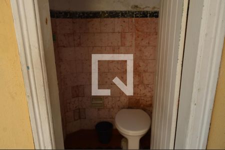 Casa à venda com 248m², 4 quartos e 2 vagasBanheiro da Area de Servi;o