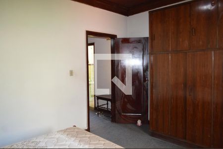 Casa à venda com 248m², 4 quartos e 2 vagasQuarto 2